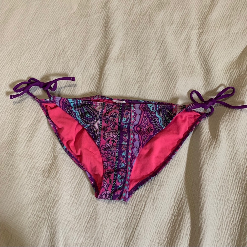 Bikini bottoms